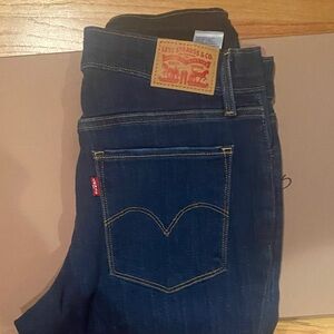 NWOT Levi's Dark Blue Skinny Distressed Leg Jeans priced lowest no offers